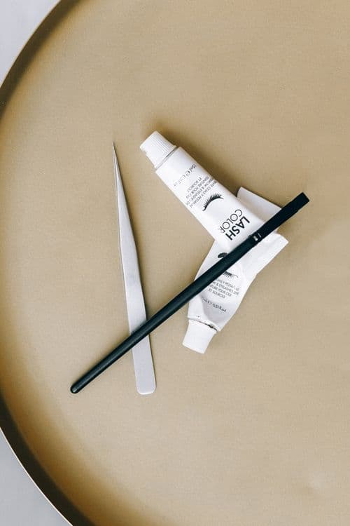 Lash lift and tint tools laid out in Penrith